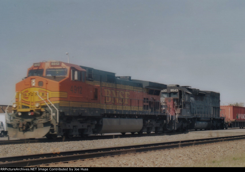 BNSF 4912 East